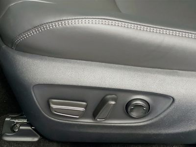 2025 Toyota RAV4 Hybrid - Photo 13