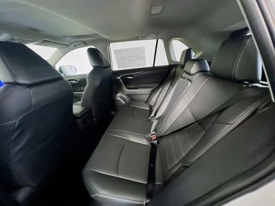 2025 Toyota RAV4 Hybrid - Photo 25