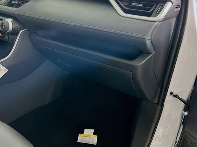 2025 Toyota RAV4 Hybrid - Photo 30