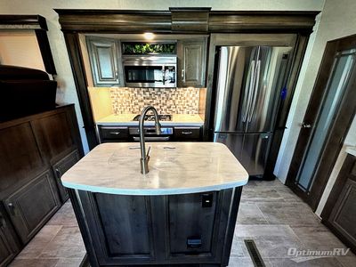 2019 Keystone Montana - Photo 4
