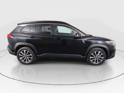 2025 Toyota Corolla Cross — photo 8 view