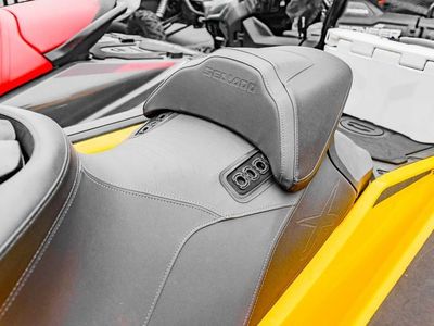 2022 Sea-Doo RXP-X 300 iBR & Audio Millenium Yellow - Photo 2
