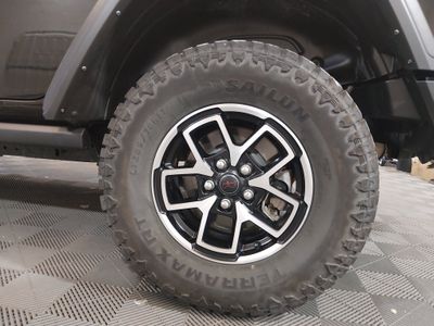 2024 Jeep Wrangler — photo 10 view