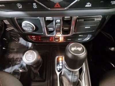 2024 Jeep Wrangler — photo 19 view