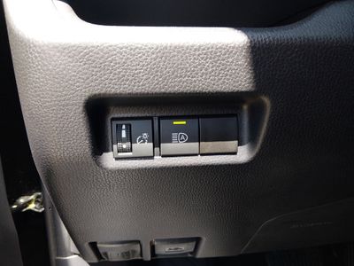 2025 Toyota RAV4 - Photo 13