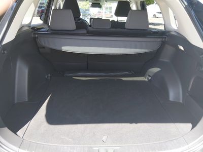 2025 Toyota RAV4 - Photo 11