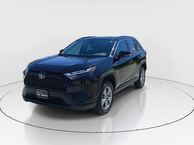 2025 Toyota RAV4 - Photo 3