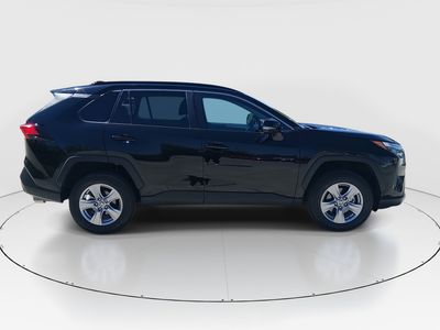 2025 Toyota RAV4 - Photo 8