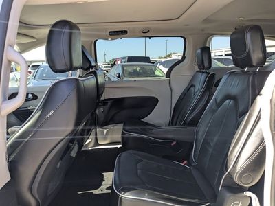 2022 Chrysler Pacifica - Photo 12