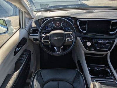 2022 Chrysler Pacifica - Photo 14