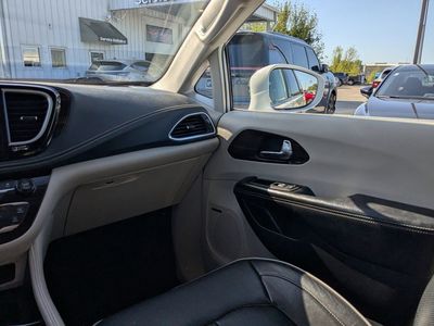 2022 Chrysler Pacifica - Photo 15