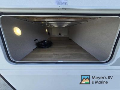 2026 Winnebago Thrive - Photo 6