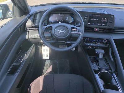 2026 Hyundai ELANTRA — photo 17 view
