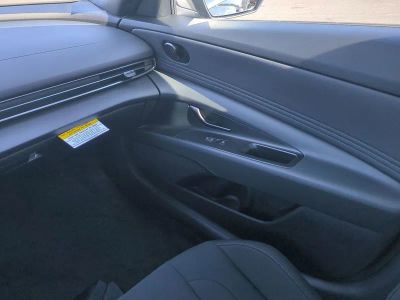 2026 Hyundai ELANTRA — photo 18 view