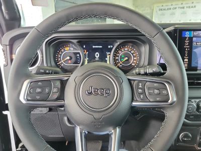 2026 Jeep Wrangler — photo 18 view
