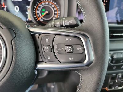 2026 Jeep Wrangler — photo 20 view