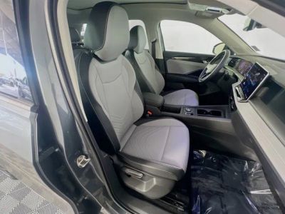 2025 Volkswagen Tiguan — photo 30 view