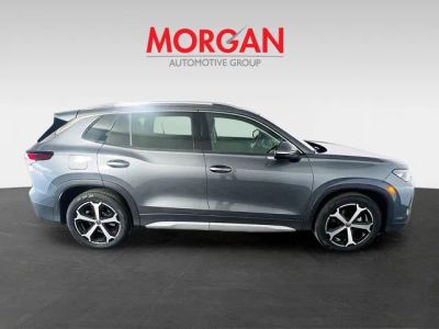 2025 Volkswagen Tiguan — photo 9 view