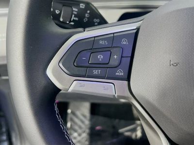 2025 Volkswagen Tiguan — photo 17 view