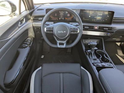 2026 Kia K5 — photo 18 view