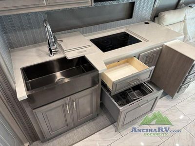 2026 Fleetwood RV Discovery LXE - Photo 10