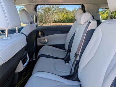 2026 Kia Carnival — photo 15 view