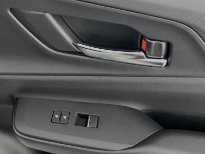 2025 Toyota Prius Plug-In Hybrid — photo 29 view