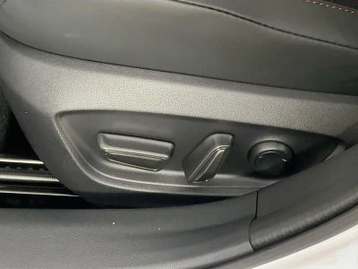 2025 Toyota Prius Plug-In Hybrid — photo 13 view