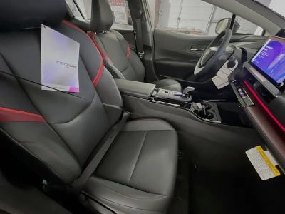 2025 Toyota Prius Plug-In Hybrid — photo 28 view