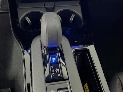 2025 Toyota Prius Plug-In Hybrid — photo 21 view