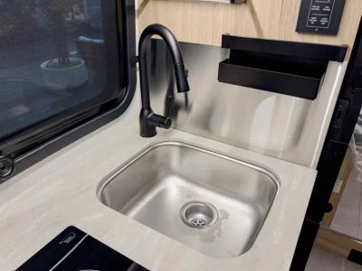 2026 Leisure Travel Vans UNITY — photo 9 view