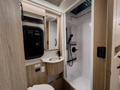 2026 Leisure Travel Vans UNITY — photo 13 view
