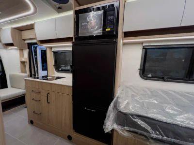 2026 Leisure Travel Vans UNITY — photo 11 view