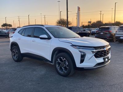 2025 Chevrolet Trax - Photo 3