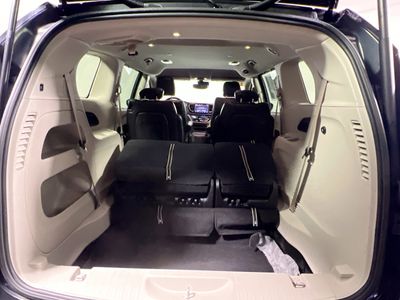 2023 Chrysler Pacifica - Photo 30