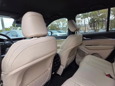 2026 Jeep Grand Cherokee — photo 9 view
