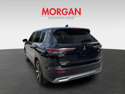 2025 Mitsubishi Outlander — interior view