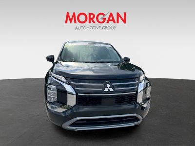 2025 Mitsubishi Outlander — photo 8 view