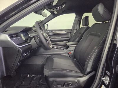 2025 Jeep Grand Cherokee — photo 12 view