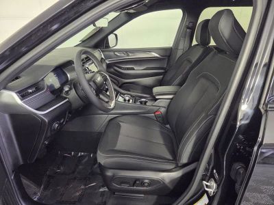 2025 Jeep Grand Cherokee — photo 11 view