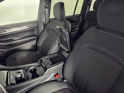 2025 Jeep Grand Cherokee — photo 24 view