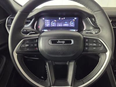2025 Jeep Grand Cherokee — photo 19 view