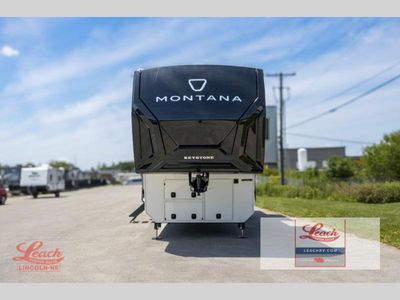 2026 Montana 3900RK - Photo 3