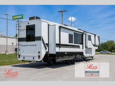 2026 Montana 3900RK - Photo 9