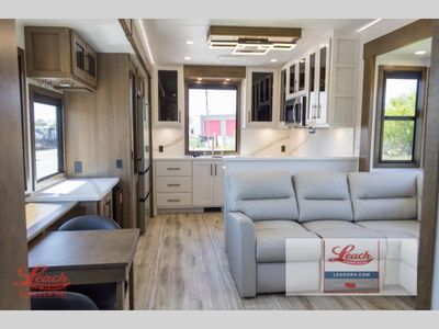 2026 Montana 3900RK - Photo 11