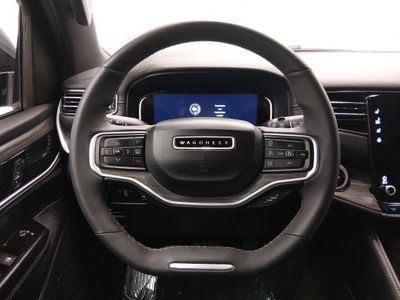 2024 Jeep Wagoneer L — photo 12 view