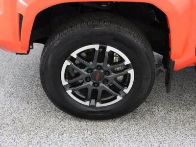 2024 Toyota Tacoma 4WD 6' Bed — photo 11 view