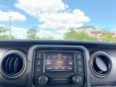 2021 Jeep Gladiator — photo 18 view