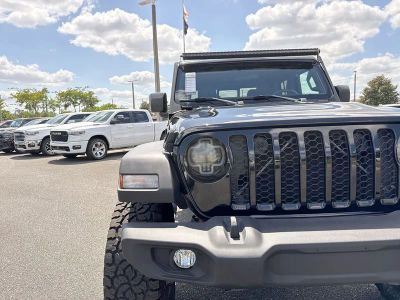 2021 Jeep Gladiator — photo 9 view