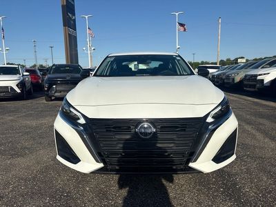 2025 Nissan Altima - Photo 2